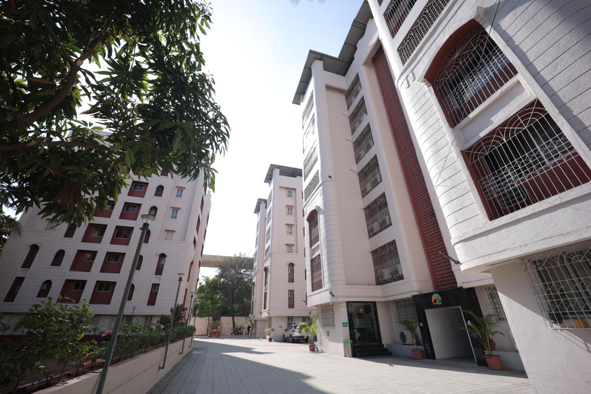 The Byke Studio Pure Veg Apartment, Thane Extérieur photo