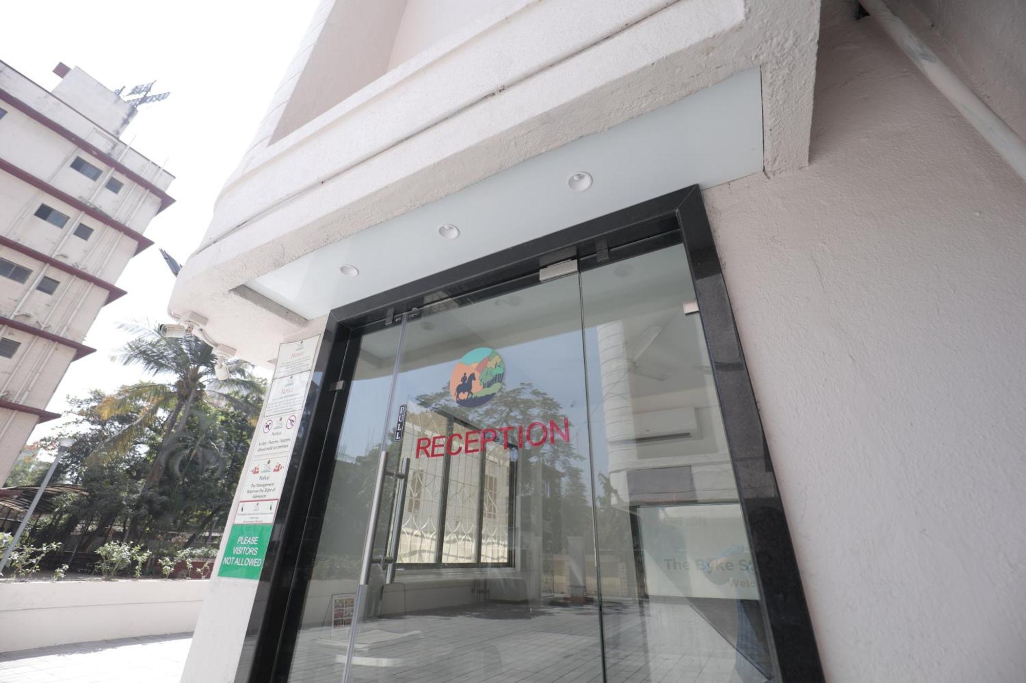 The Byke Studio Pure Veg Apartment, Thane Extérieur photo
