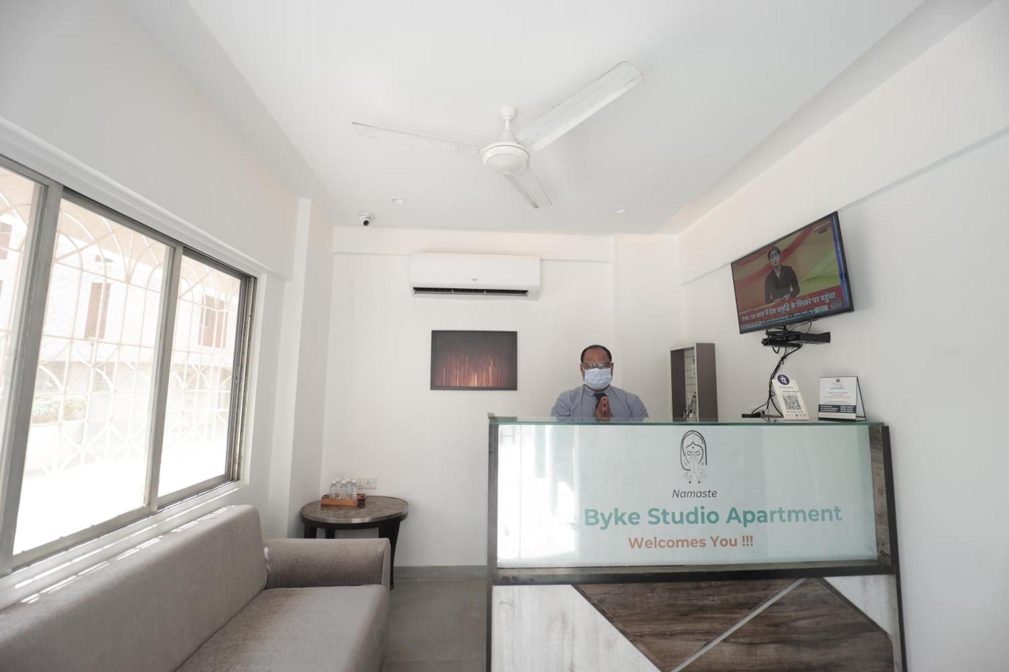The Byke Studio Pure Veg Apartment, Thane Extérieur photo